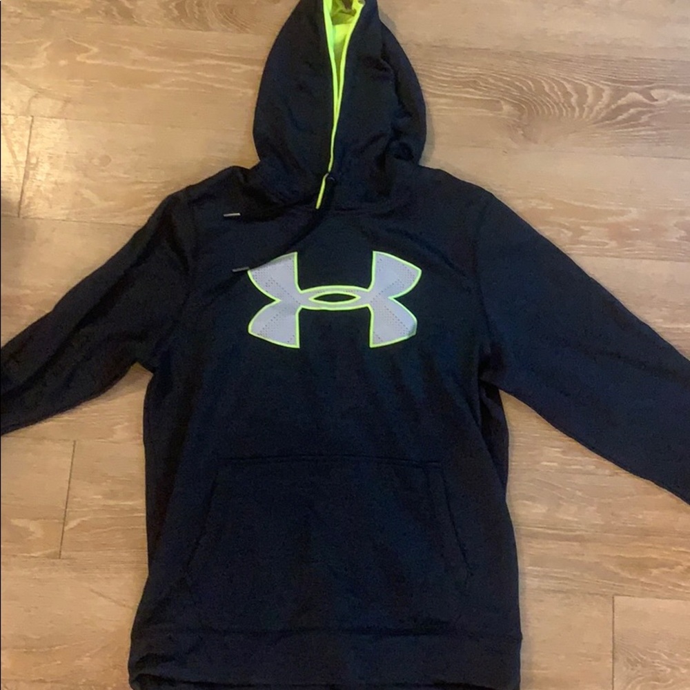 Men’s under Armour hoodie